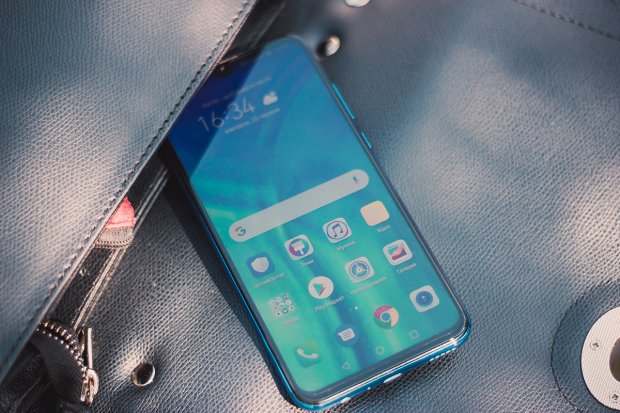 Огляд Honor 10i: смартфон-середнячок із флагманськими камерами