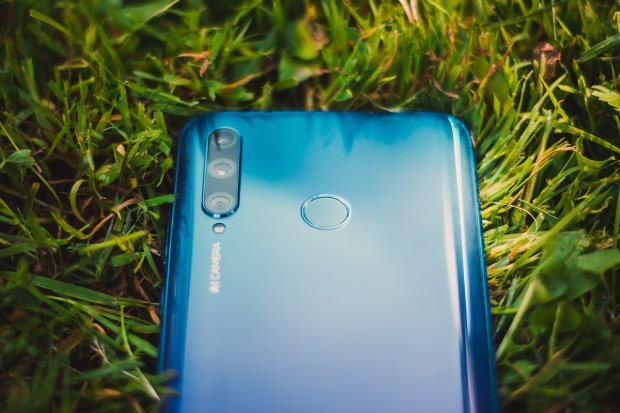 Огляд Honor 10i: смартфон-середнячок із флагманськими камерами