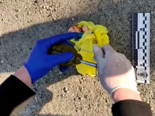 Пьяный мужчина угрожал взорвать гранату в автобусе под Харьковом и даже выдернул чеку (фото, видео)
