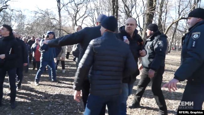 Под грифом секретно: как прикрыли причастность Порошенко к разрушению исторического памятника