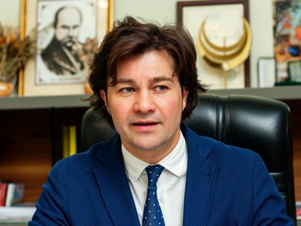 Порошенко наградил орденами вице-премьера, министра и своего пресс-секретаря