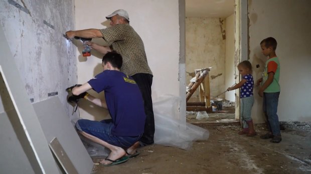 Приедете в Краматорск, мы вас убьем: приголомшлива історія про відчайдух-волонтерів на Донбасі