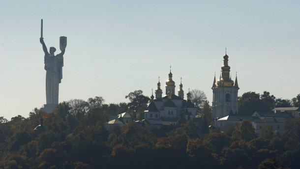 Прогноз погоды на 5 июля: грозы и солнце разделят Украину, температура же будет комфортной