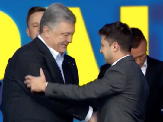 Пусть Господь помогает в работе: Порошенко пожелал Зеленскому успешного президентства