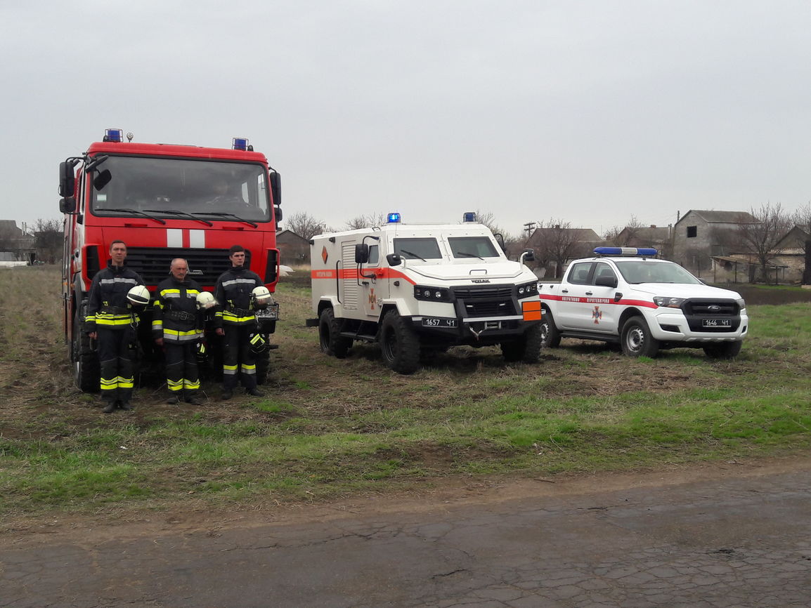 С погибшим на Донбассе сапером прощались под вой сирен (фото, видео)