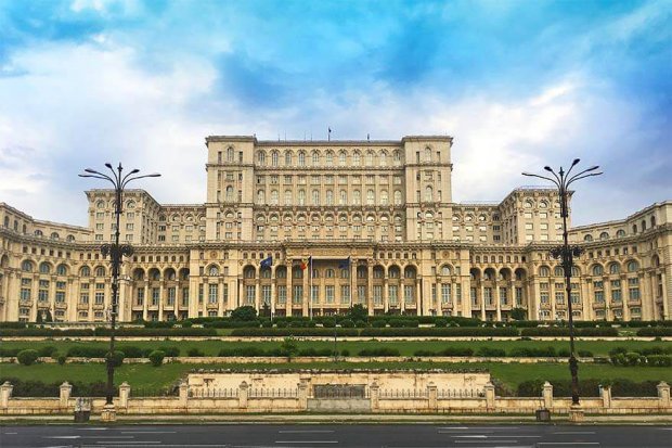 Самые удивительные парламенты, которые обязательно должен увидеть каждый
