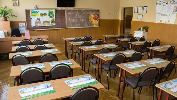 Школы в многоэтажках: в чем проблема и какие изменения предлагают в правительстве