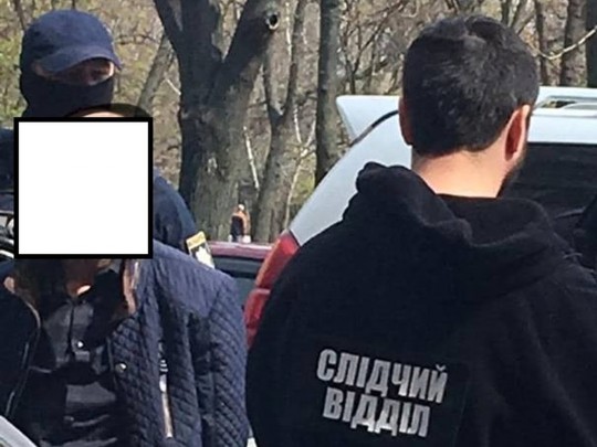Сотрудничество с «черными риелторами» и арсенал оружия: детали задержания прокурора-взяточника в Одессе (фото)