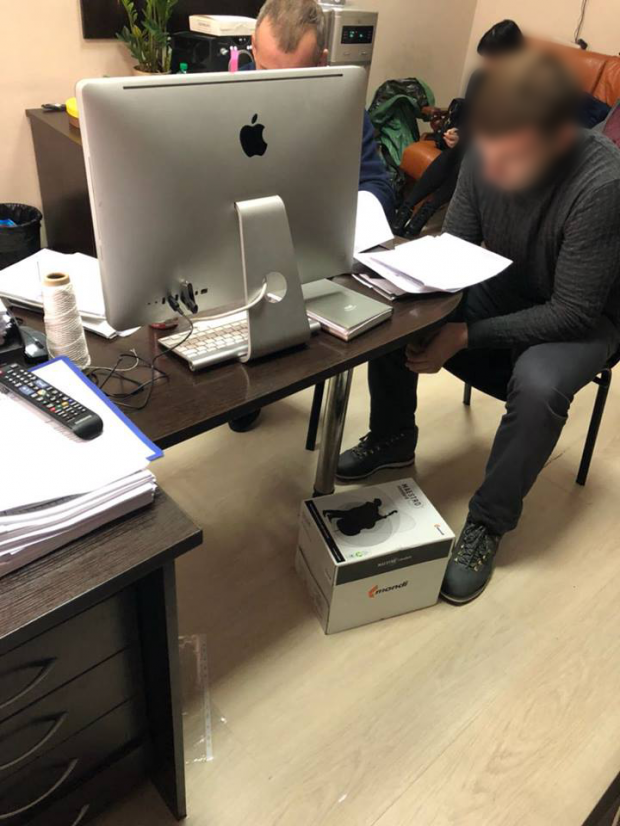 Топ-менеджер Ощадбанку здійснював незаконні оборудки, збитків завдано на майже 17 мільйонів