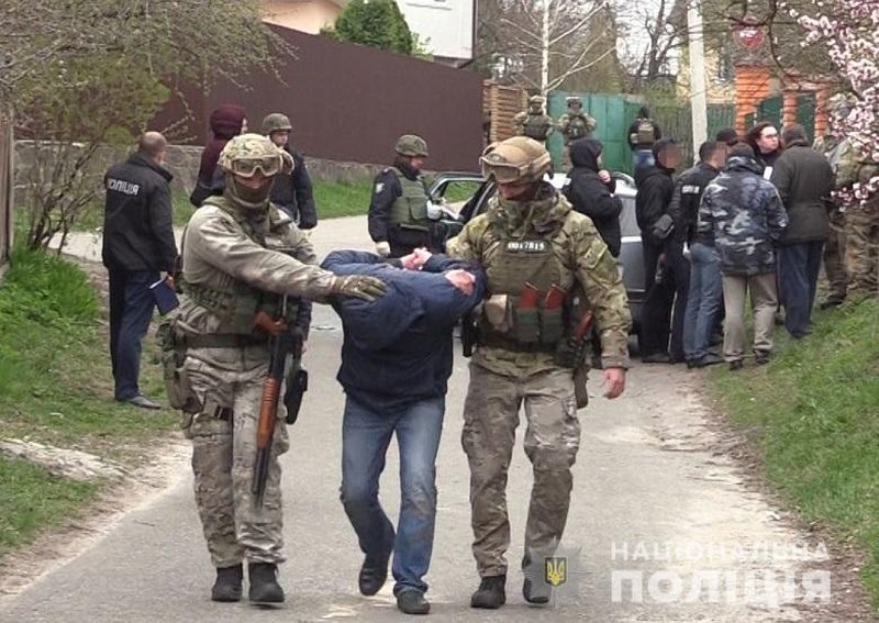 Убийц киевского ювелира задержали перед покушением на его семью на кладбище (фото, видео)