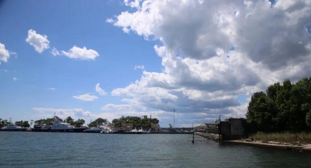 Українські кораблі, які Росія захопила на Азові, знайшлися: фотодоказ