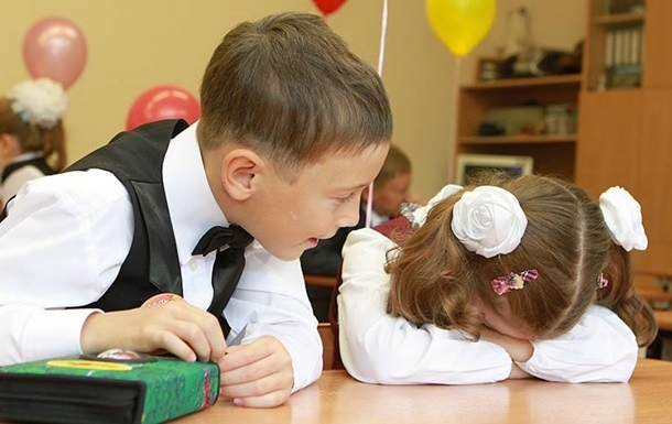 Украинские первоклассники начнут учебу без учебников