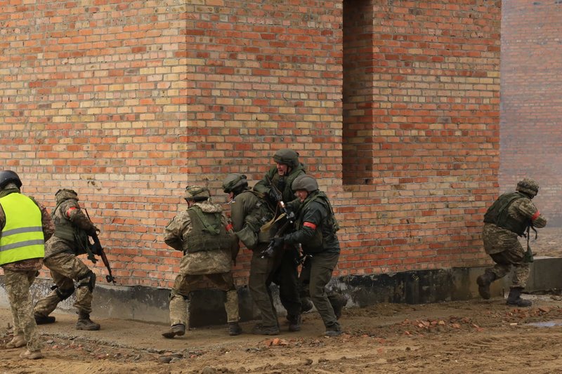 Украинские военные показали, как умеют освобождать города (фото)
