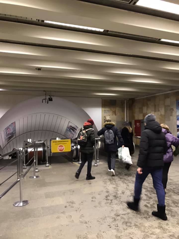 В центре Киеве группа подростков зверски избивала прохожих (фото, видео 18+)