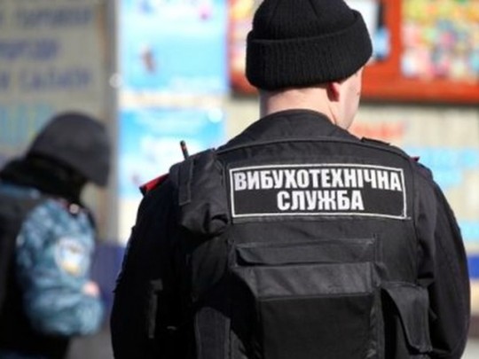 В центре Одессы третьи сутки «минируют» отели, эвакуируют сотни людей (фото)