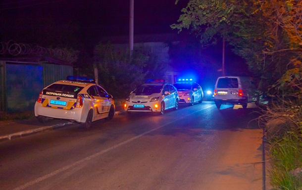 В Днепре из-за ветки вспыхнул конфликт между копами и активистами