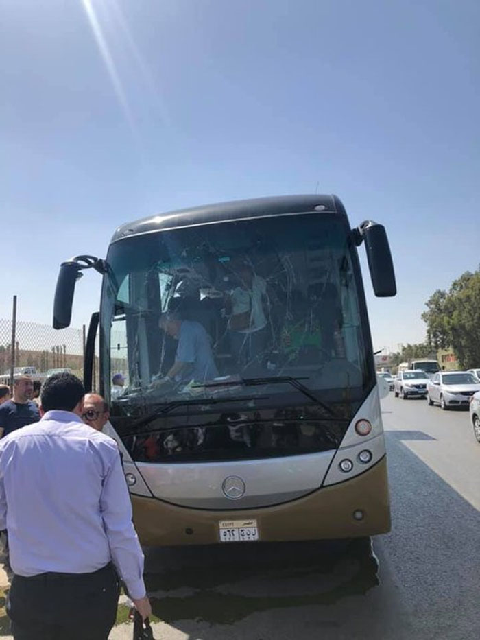 В Египте прогремел взрыв рядом с туристическим автобусом: много пострадавших (фото, видео)