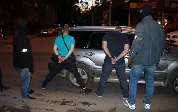 В Харькове полицейские крышевали наркоторговцев