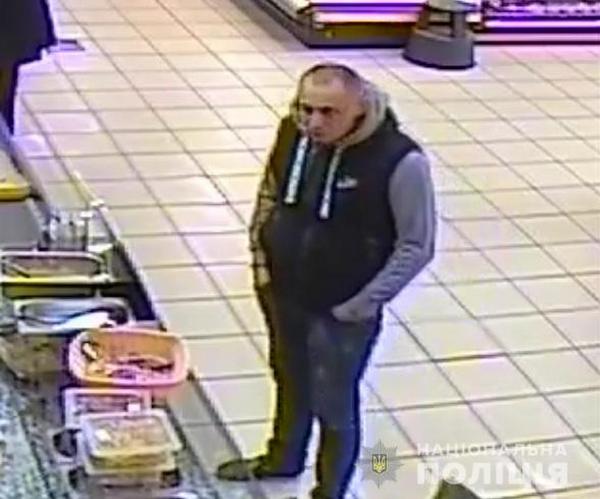 В Киеве ищут мужчину, убившего покупателя Сильпо одним ударом: полиция показала фото