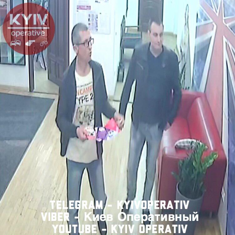 В Киеве ищут наглых воров, забравших во время урока телефон у ребенка (фото)