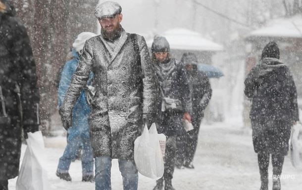 В Киеве из-за похолодания на выходных пострадали два человека