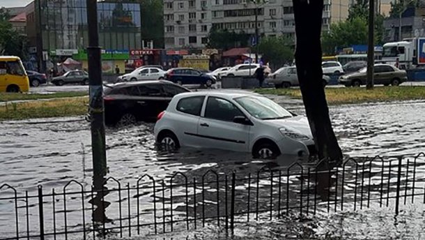 В Киеве объявили новое штормовое предупреждение: столицу накроет ливень