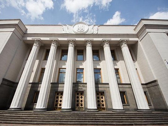 В Раду попадают только четыре партии: озвучены свежие рейтинги