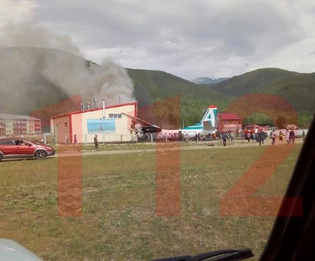 В России в аэропорту загорелся пассажирский самолет: есть жертвы (фото, видео)