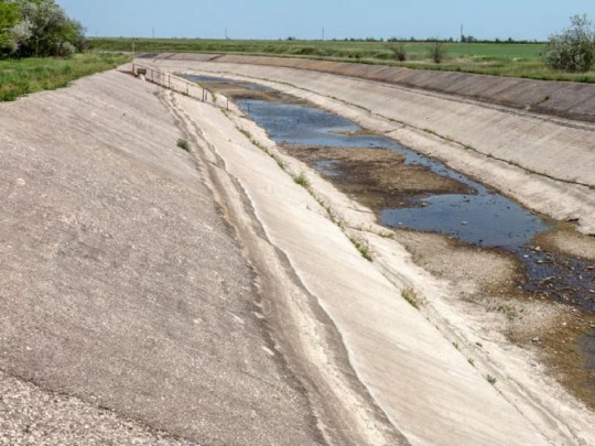 В сети заговорили, что Крым снова готовится получать воду из материковой Украины