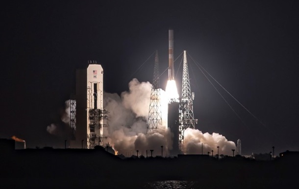 В США запустили ракету Delta 1V с военным спутником связи