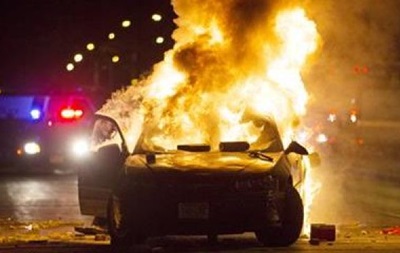В США жгут здания из-за убийства темнокожего