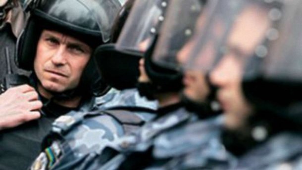 Во Львове на четыре ОИК прибыли беркутовцы