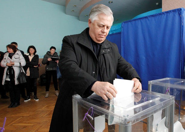 Выборы в Верховную Раду 2014: онлайнСюжет