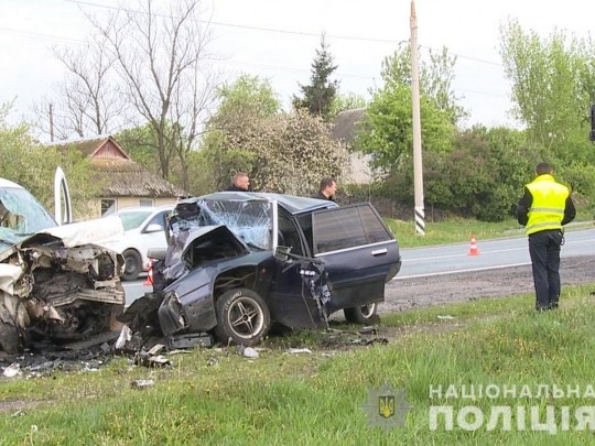 Выжили только водители: жуткое ДТП под Винницей унесло жизни 4 человек (фото, видео)