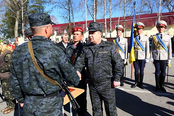 Ястребы антитеррора. Кто подавляет протесты на юго-востоке УкраиныСюжет