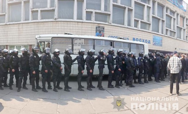 Захват спорткомплекса в Киеве: полиция задержала 62 человека