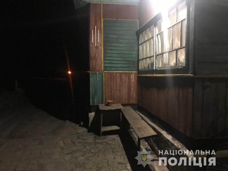 Защитил семью: 13-летний мальчик выбил нож у злоумышленника и ранил его (фото)