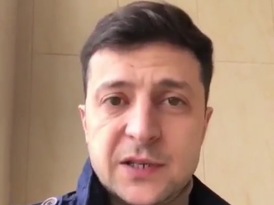 Зеленский записал новое видео к Порошенко, вспомнив про анализы