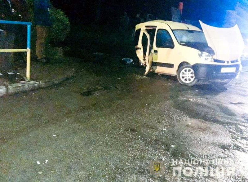 Жуткое ДТП в Прикарпатье: погибла сотрудница полиции, ее муж и ребенок в реанимации (фото)