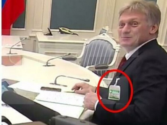 Еще бы чеснок повесил: Песков засветился со странной «защитой» от вирусов