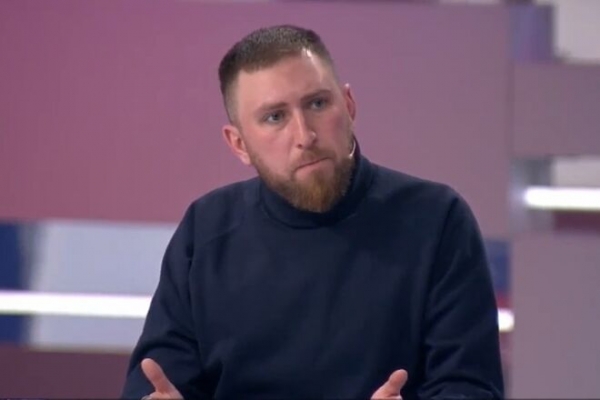 
Нас пытаются вылечить объедками: Розенбаум о вакцинации украинцев препаратом Pfizer
