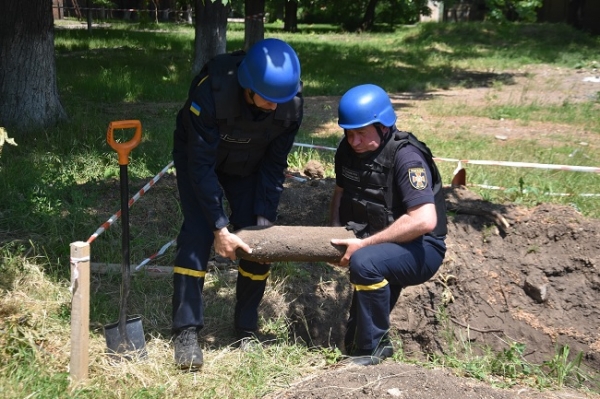 В больнице на Слободке нашли артснаряд времён войны