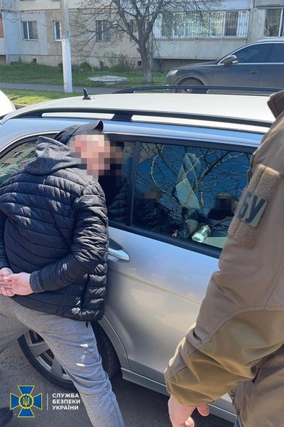Одесский таможенный инспектор обложил данью бизнесменов и погорел 
