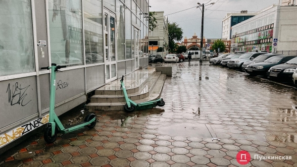 Гром, молнии и ливень: как на Одессу обрушилась непогода. Фоторепортаж