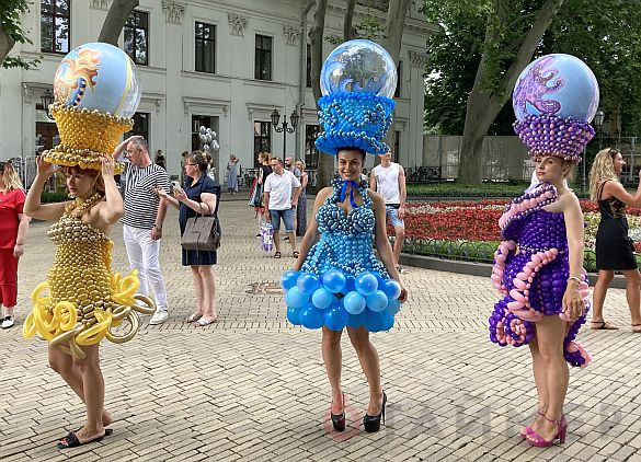 В Одессе провели День Нептуна с воздушными шарами 