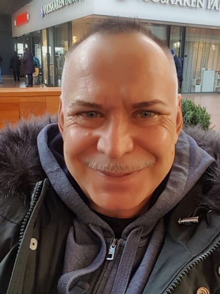 «Смерть була раптовою та швидкою»: у Ризі помер автор «Путінбургу»