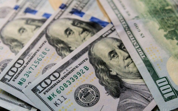 В Кабмине пообещали врачам зарплату до 900 долларов