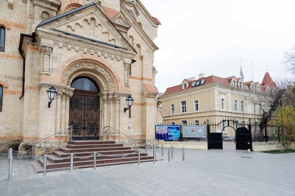 В Одессе пункт вакцинации от коронавируса открыли в Кирхе и женском монастыре