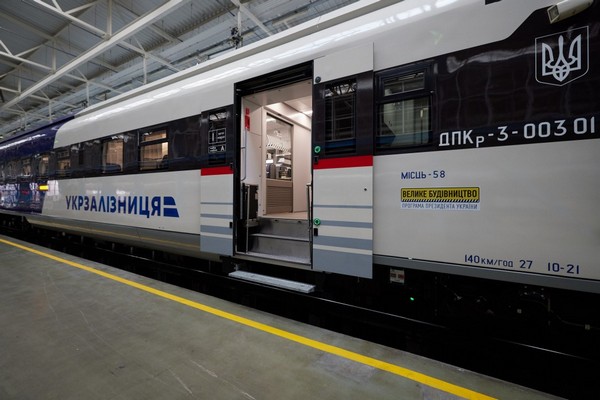 На залізниці стартує наймасштабніше за часи незалежності оновлення, — Зеленський