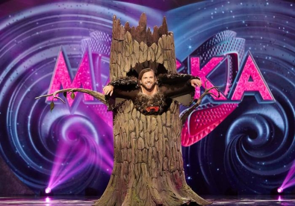 Шоу «Маска»: Совёнком оказался известный рокер